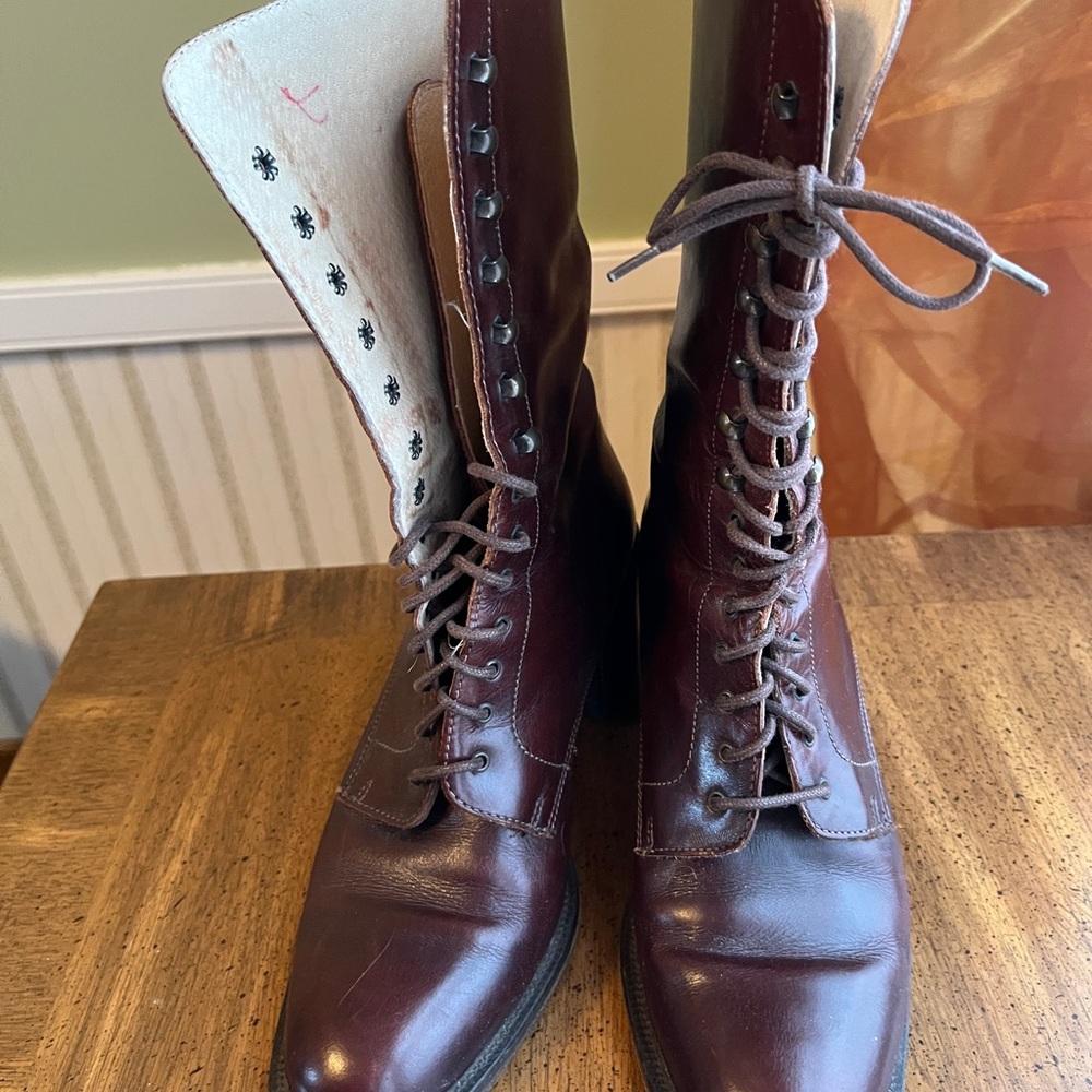 Joan & David Lace-Up Boots - Picture 5 of 12